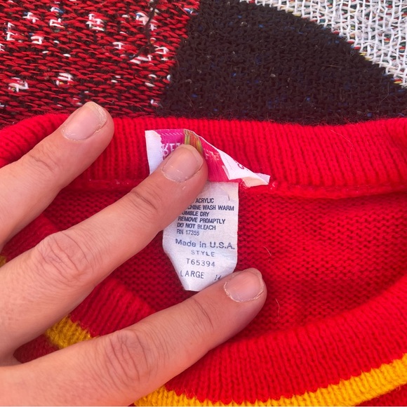 VINTAGE RED BIG BUTTON ACCENT TWO PIECE OUTFIT TOP AND SKIRT SIZE LARGE GIRLS - Picture 6 of 6